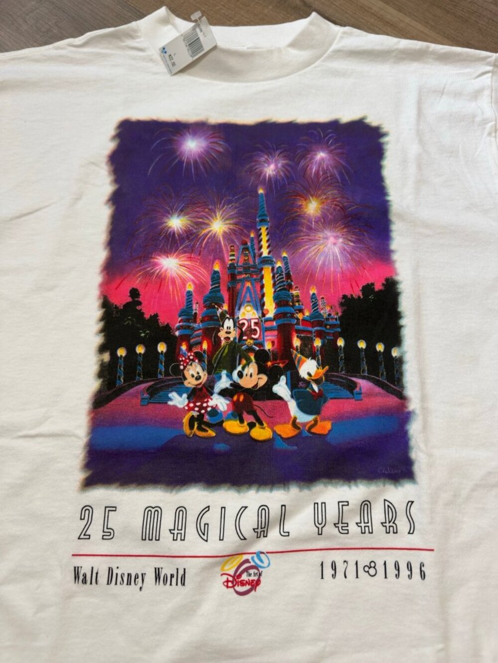 Vintage Walt Disney World Mickey Mens 25 Magical Yrs Graphic Tee NEW W Tag L